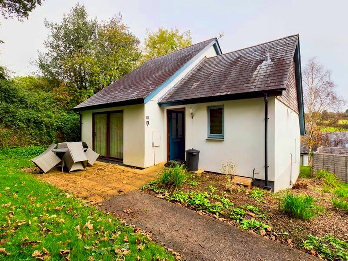 2 Bedroom Property For Sale In Bissoe Road, Carnon Downs, Truro, TR3