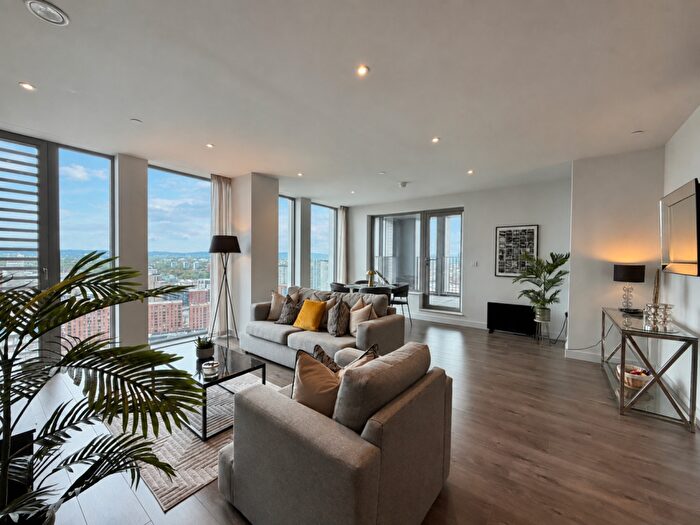 2 Bedroom Apartment For Sale In Embankment Exchange, Greengate, Salford, M3