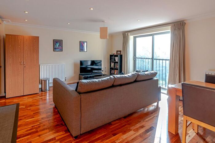 1 Bedroom Property To Rent In Keswick Road, Halcyon Place Keswick Road, SW15