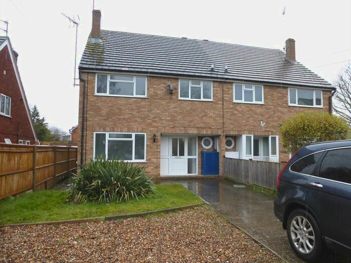 3 Bedroom Property To Rent In Reading Road, Winnersh, RG41