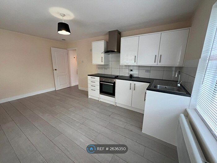2 Bedroom Flat To Rent In Chelmsford Road, Dunmow, CM6