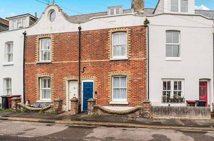 3 Bedroom Terraced House For Sale In Caledonian Road, Chichester, PO19