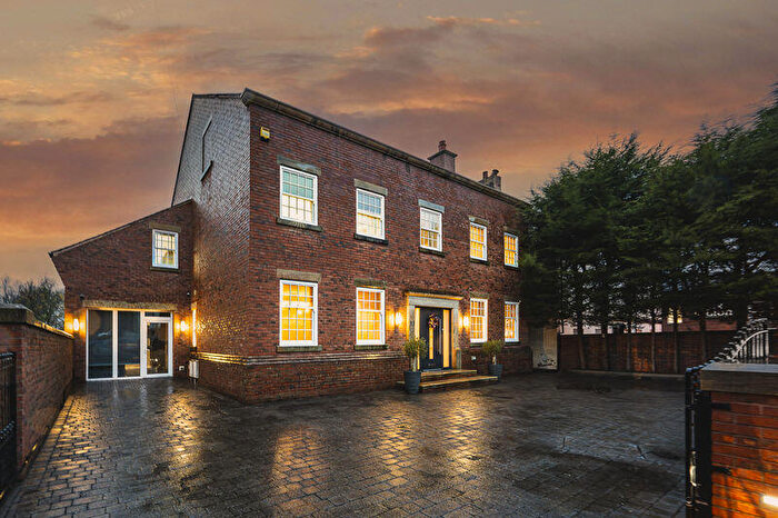 7 Bedroom Detached House For Sale In Worden Lane, Leyland, PR25