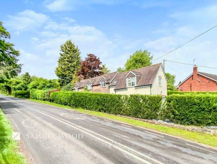 3 Bedroom Detached House For Sale In Hopton Wafers, Kidderminster, DY14