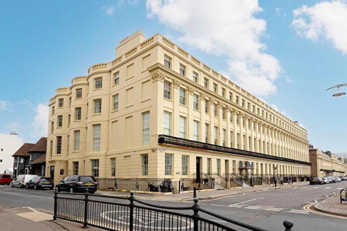 2 Bedroom Flat For Sale In Brunswick Terrace, Hove, BN3