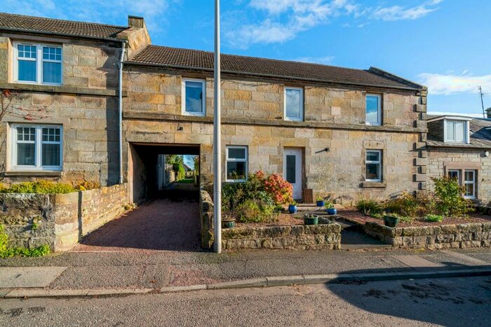 3 Bedroom Flat For Sale In Main Street, Strathkinness, KY16