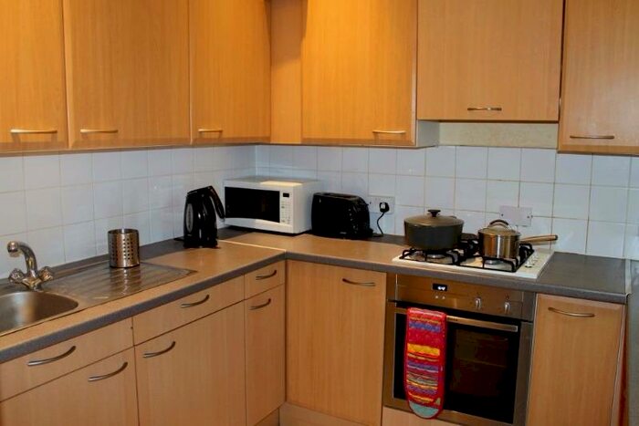 4 Bedroom Flat To Rent In Marchmont Crescent, Edinburgh, EH9