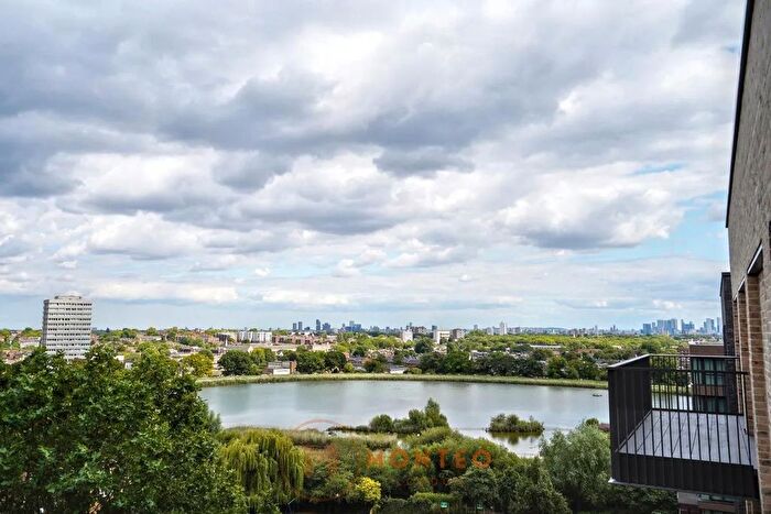 2 Bedroom Flat To Rent In Azure Apartments, Dragonfly Walk, London, N4