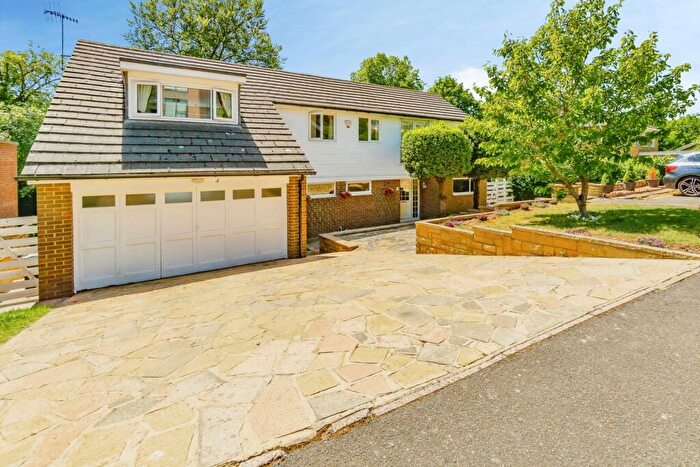 5 Bedroom Detached House For Sale In More Close, Purley, CR8