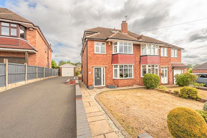 4 Bedroom Semi Detached House For Sale In Wentworth Road, Wollaston, Stourbridge, DY8