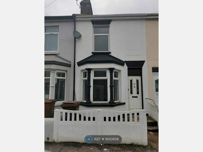 2 Bedroom Terraced House To Rent In Bingham Road, Rochester, ME2