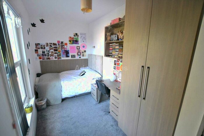 9 Bedroom Terraced House To Rent In Christchurch Road, Reading, RG2