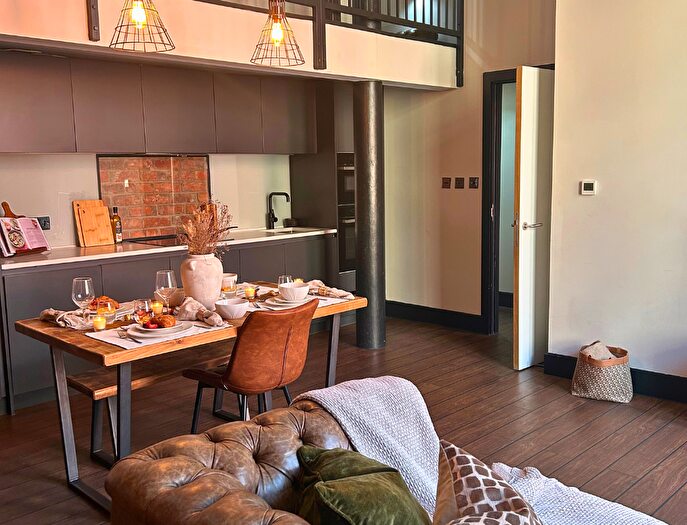 2 Bedroom Apartment To Rent In Portland Street, Basil House, M1