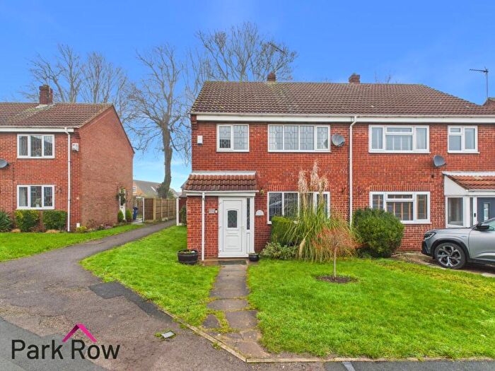 3 Bedroom Semi Detached House For Sale In Beechwood Croft, Sherburn In Elmet, Leeds, LS25