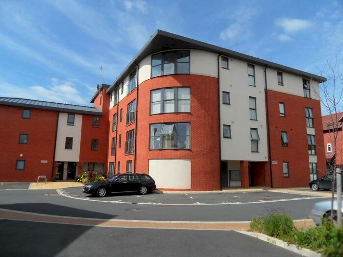 1 Bedroom Flat For Sale In Larch Way, Stourport, DY13