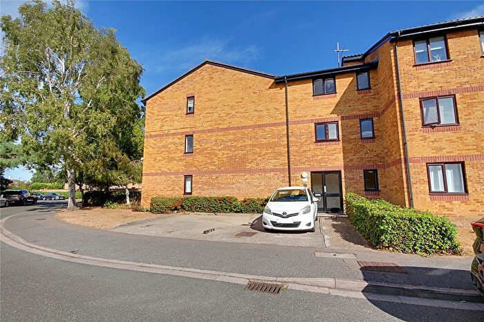 1 Bedroom Flat For Sale In Celadon Close, Enfield, Greater London, EN3
