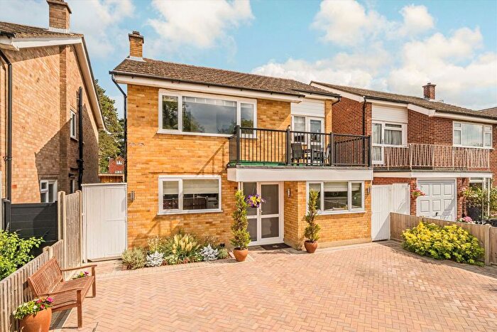 5 Bedroom Detached House For Sale In Mandeville Drive, Surbiton, KT6