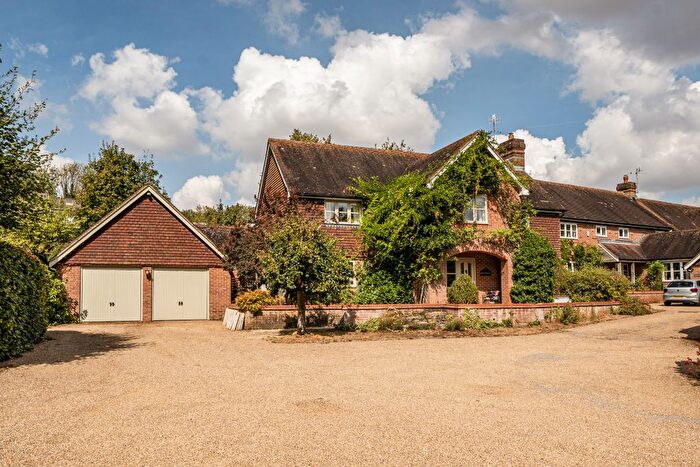 5 Bedroom Detached House For Sale In Lippen Lane, Warnford, SO32