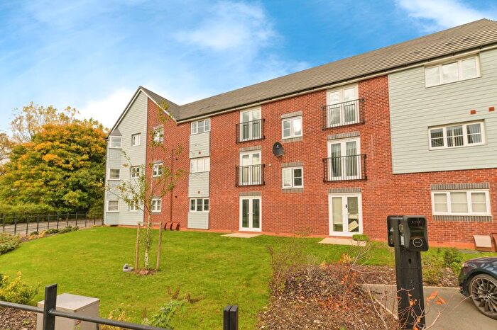 2 Bedroom Flat For Sale In Aldridge Square, Birmingham, B42