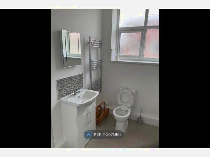 2 Bedroom Flat To Rent In Brickhouse Street, Stoke, ST6