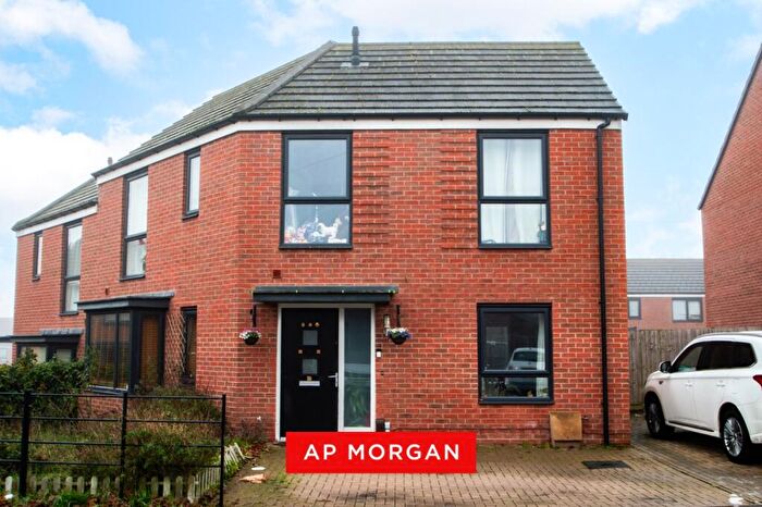 3 Bedroom Semi Detached House For Sale In Lower Beeches Road, Birmingham, West Midlands, B31