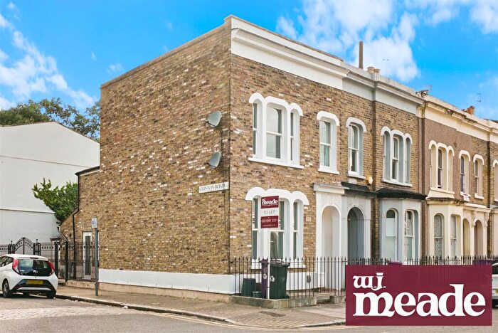 3 Bedroom End Of Terrace House To Rent In Clinton Road, Mile End, E3