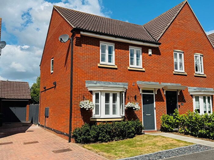 3 Bedroom Semi-Detached House For Sale In Litten Close, Collier Row, Essex, RM5