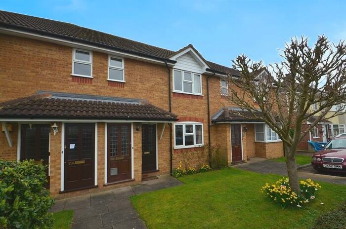 1 Bedroom Maisonette To Rent In Beech Avenue, Ruislip, HA4