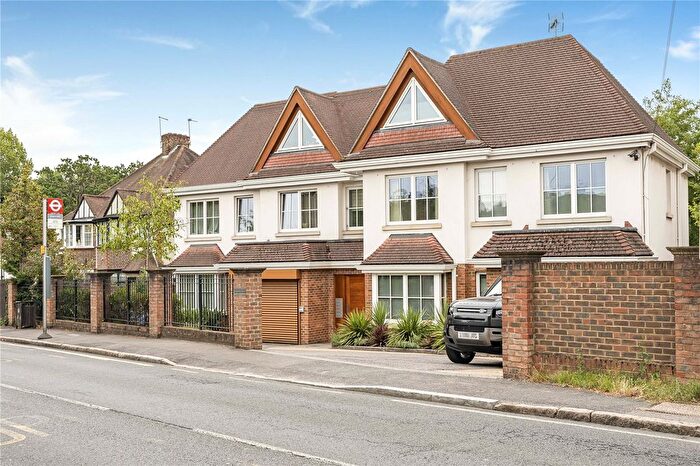 2 Bedroom Flat For Sale In Totteridge Lane, London, N20