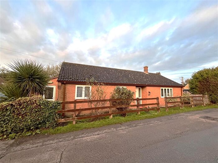 3 Bedroom Bungalow To Rent In Elm Low Road, Elm, Wisbech, PE14