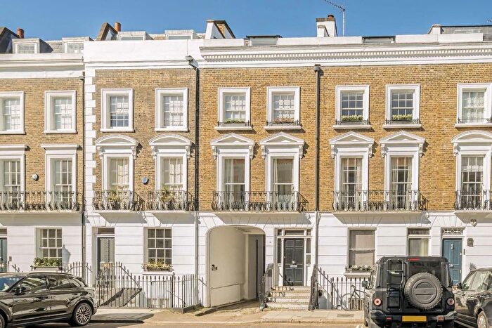 3 Bedroom Flat For Sale In Halsey Street, Chelsea, SW3