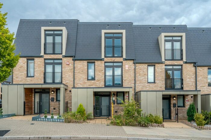 3 Bedroom Property To Rent In Hera Avenue, Barnet, EN5