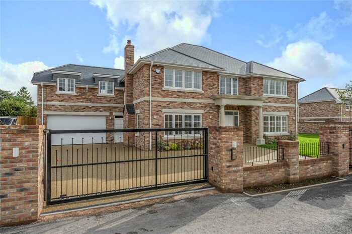 4 Bedroom Detached House To Rent In Topsham, Exeter, Devon, EX3