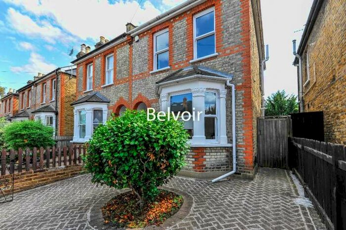 3 Bedroom Property To Rent In Wyndham Road Kingston, KT2