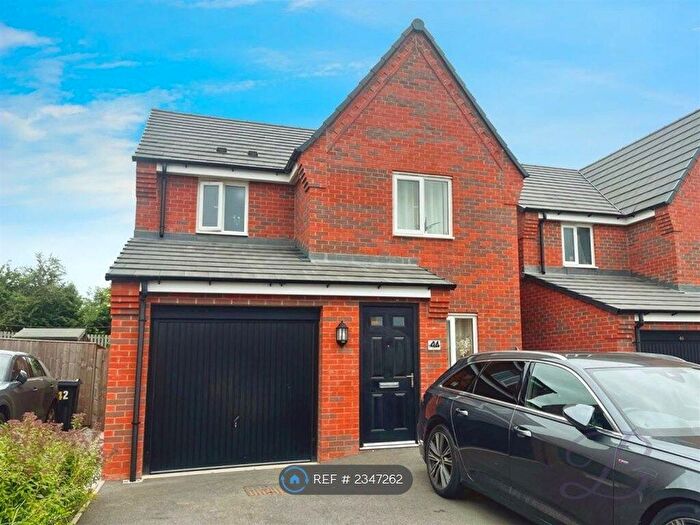 3 Bedroom Detached House To Rent In Piper Street, Shirebrook, Mansfield, NG20