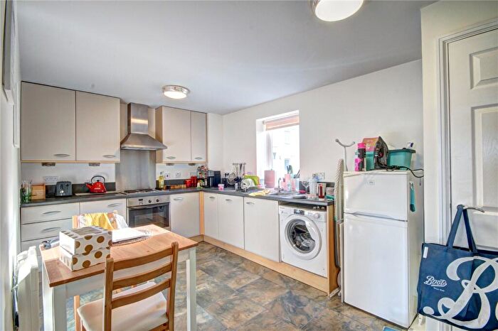 2 Bedroom Apartment To Rent In Knightsbridge Court, Gosforth, Newcastle Upon Tyne, NE3