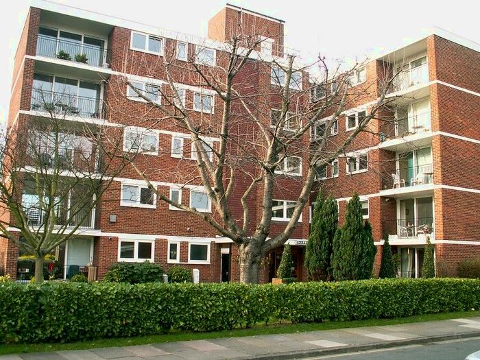 2 Bedroom Flat To Rent In Green Vale, Ealing, London., W5