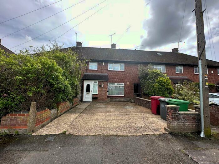 3 Bedroom Terraced House To Rent In Slough, Berkshire, SL1