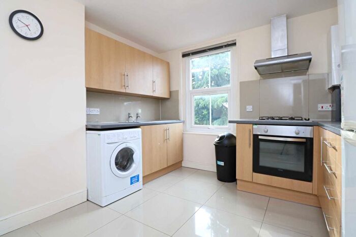1 Bedroom Flat To Rent In Basingstoke Road, Reading, RG2