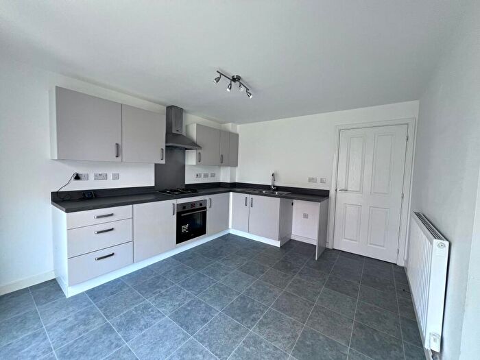3 Bedroom Semi-Detached House To Rent In Awsworth Place, Bircotes, DN11
