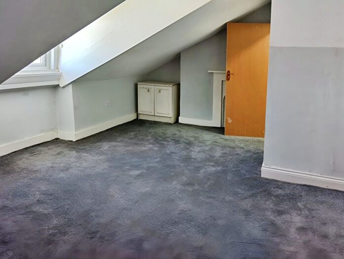 6 Bedroom End Of Terrace House To Rent In Folkestone Road, Dover, CT17