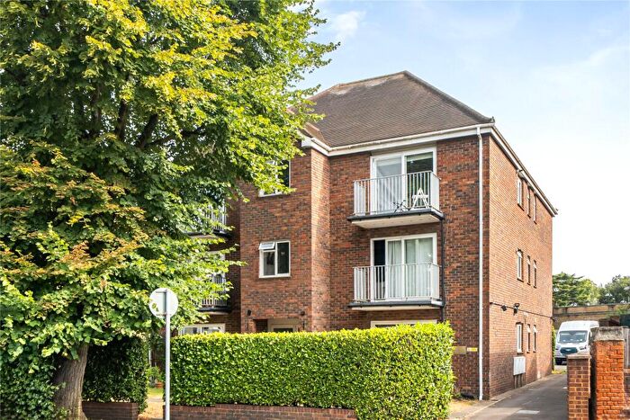 2 Bedroom Flat For Sale In St James Road, Surbiton, KT6
