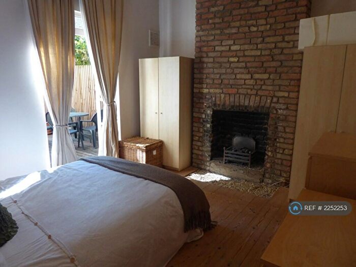 1 Bedroom Flat To Rent In Belleville Road, London, SW11