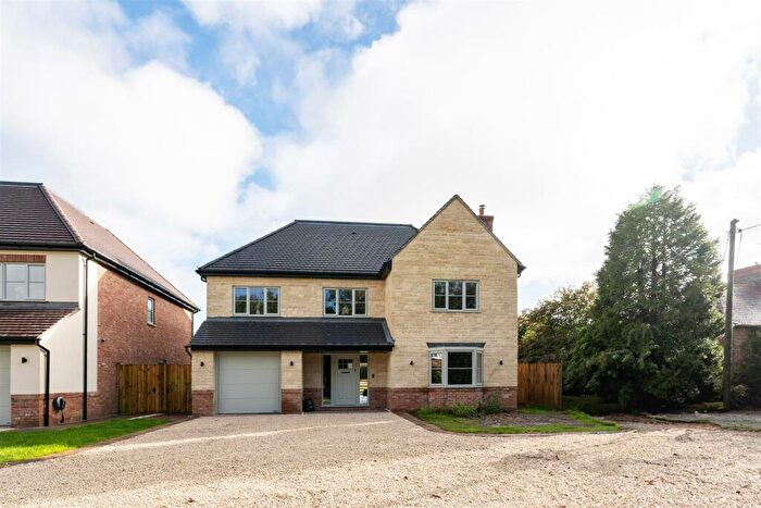 5 Bedroom Detached House For Sale In Banbury Road, Gaydon, CV35
