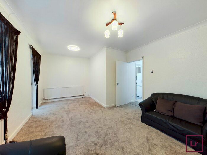 2 Bedroom Bungalow To Rent In Linden Avenue, Ruislip, Middlesex HA4