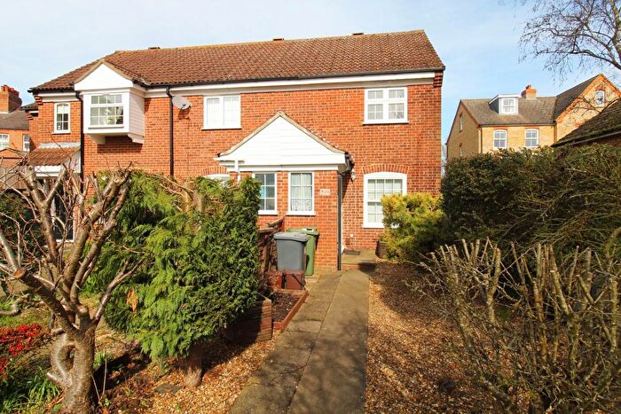 2 Bedroom End Of Terrace House For Sale In The Paddocks, Potton, SG19