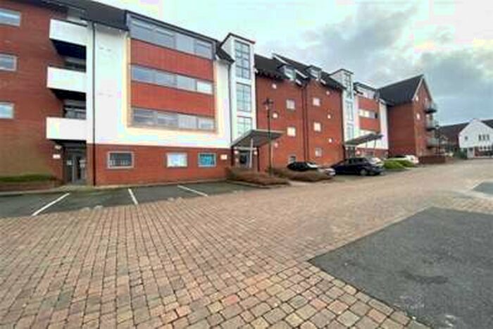 1 Bedroom Flat To Rent In Griffin Close, Middlepark Drive, B31