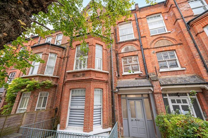 3 Bedroom Maisonette For Sale In Goldhurst Terrace, South Hampstead, London, NW6