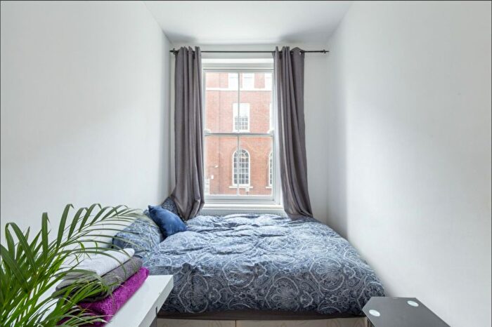 2 Bedroom Flat To Rent In Seymour Place, London, W1H