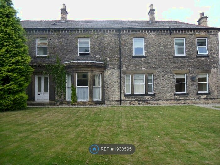 1 Bedroom Flat To Rent In The Grange, Knottingley, WF11